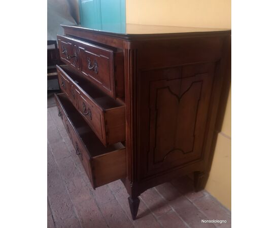 Louis XVI chest of drawers Parmesan in walnut     