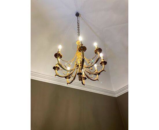 Lampadario a otto luci in bronzo dorato, Francia, stile Luigi XVI, fine XIX secolo 