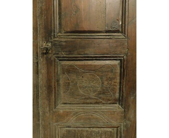  STIP250 - Stipo a muro in legno, epoca '700, mis. luce cm L 60 x H 159 