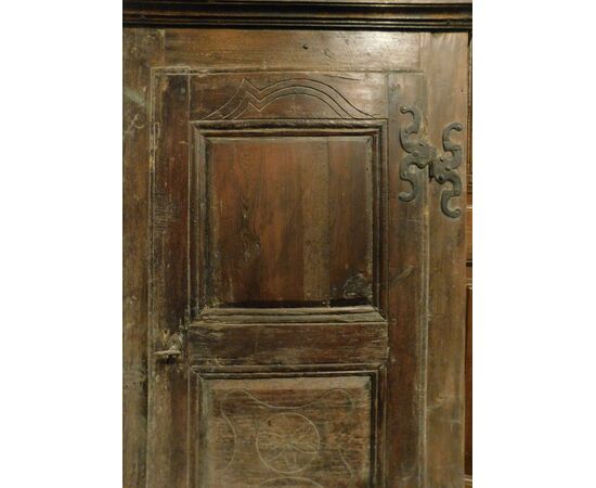  STIP250 - Stipo a muro in legno, epoca '700, mis. luce cm L 60 x H 159 