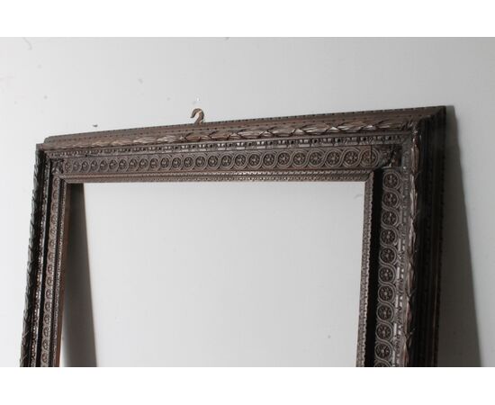 Antica grande cornice epoca XIX intagliata noce massello . mis 170 x123 (  luce utile 141 x 94 ) 