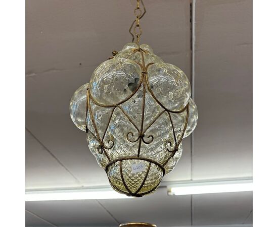 Lampadario Lanterna Liberty 1930 in vetro giallo e ferro battuto. Mis 35 + 45 