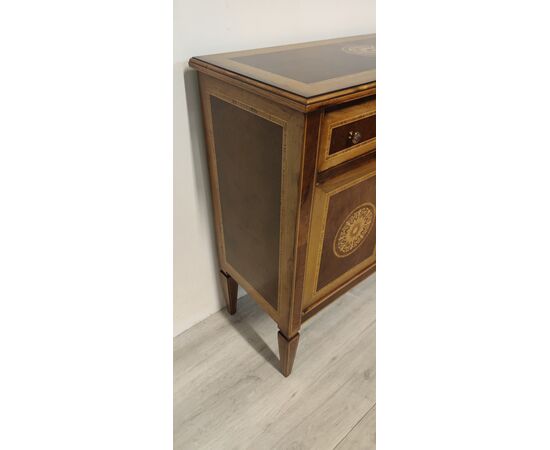 Credenza lombarda