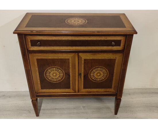 Credenza lombarda