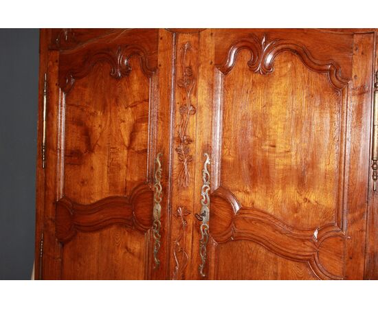 Armadio Bretone francese di fine 1700 in legno di rovere