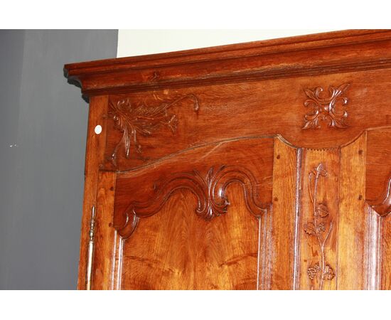 Armadio Bretone francese di fine 1700 in legno di rovere