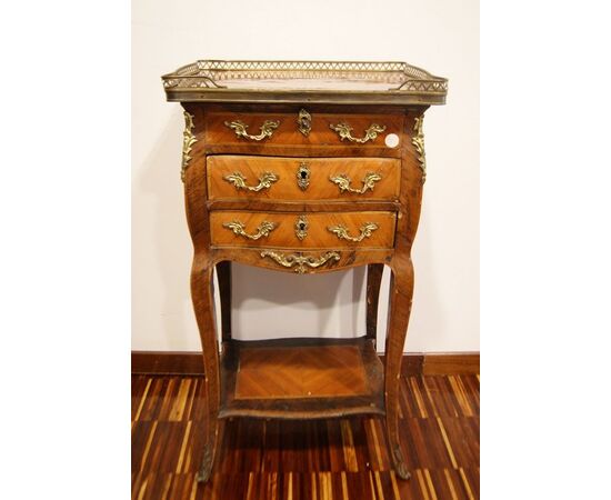 Stupenda Toilette francese stile Luigi XV di inizio 1800 con bronzi