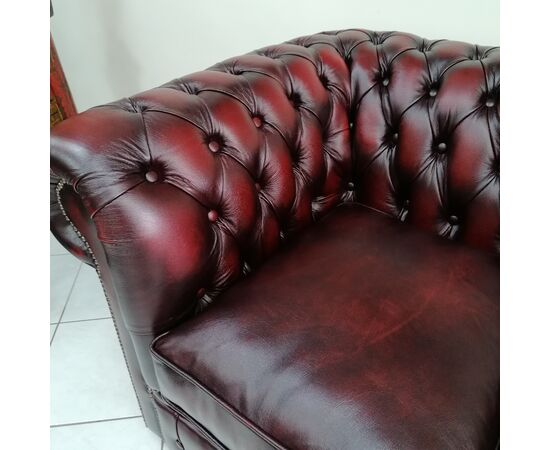 Divano 3 posti chesterfield capitonnè in pelle bordeaux 