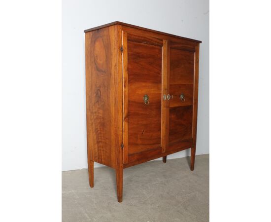 Antica bellissima credenza / stipo Luigi XVI fine 700 . Mis L105 prof 40 H 125 .Restaurata 