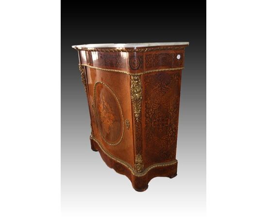 Bellissimo credenza servante Parigino stile Luigi XV con bronzi, intarsi e piano in marmo