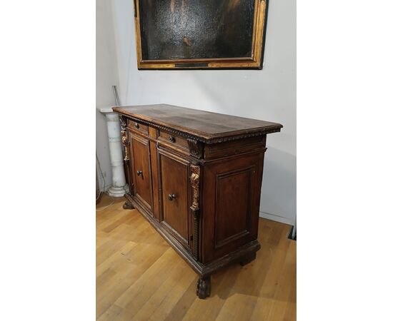 CREDENZA CON CARIATIDI FINE XVI-INIZI XVII SECOLO