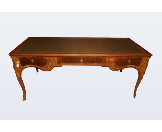 Antica grande scrivania diplomatica stile Luigi XV del 1800 con piano in pelle