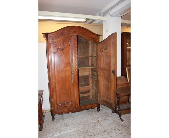 Armadio francese stile Provenzale in legno di ciliegio di fine 1700