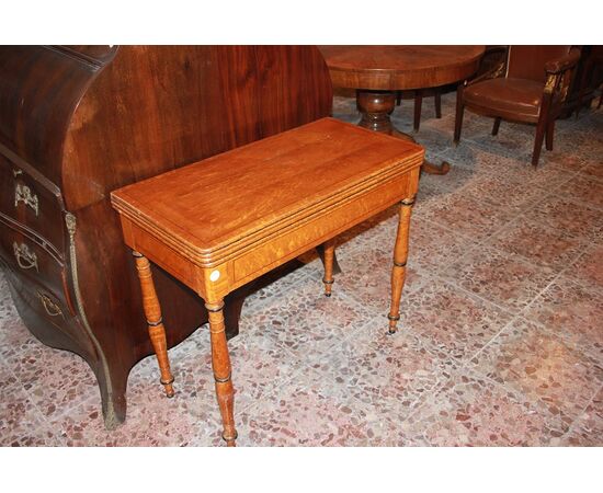 Tavolino da gioco stile Sheraton del 1800 in legno di acero