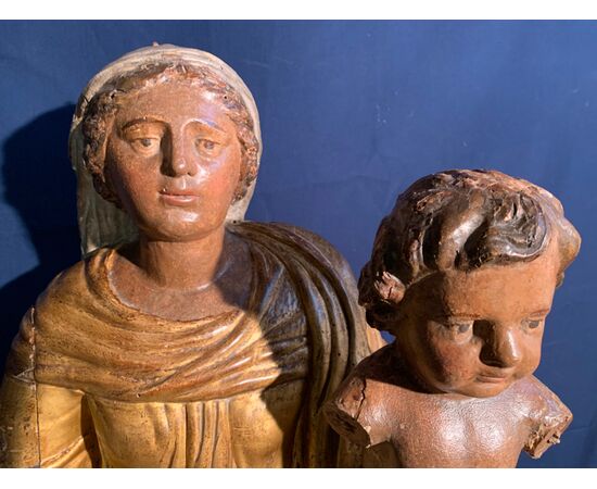 GRANDE SCULTURA LIGNEA POLICROMA “MADONNA COL BAMBINO” - XVI SECOLO  