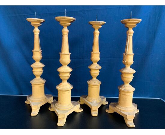 SERIES OF 4 GOLDEN WOODEN CANDLEHOLDERS - 19TH CENTURY     