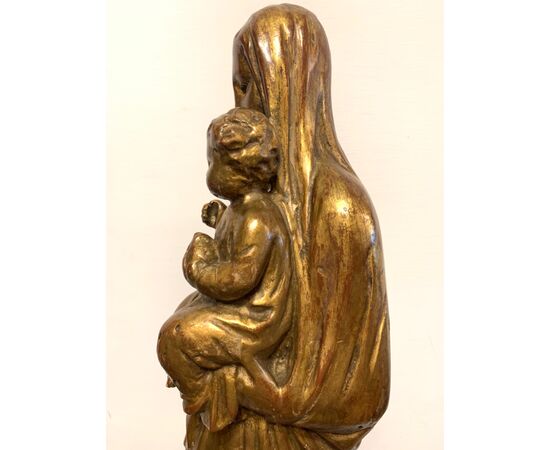 GOLDEN WOOD SCULPTURE &quot;MADONNA WITH CHILD JESUS&quot; - XIXth CENTURY     