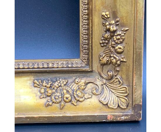 EMPIRE FRAME IN GOLDEN WOOD - 19th CENTURY.     