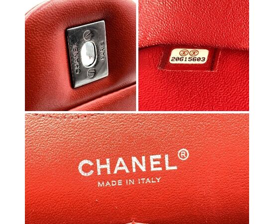 CHANEL Borsa a Tracolla in Pelle Col. Rosso Timeless/Classique M