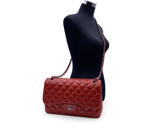 CHANEL Borsa a Tracolla in Pelle Col. Rosso Timeless/Classique M