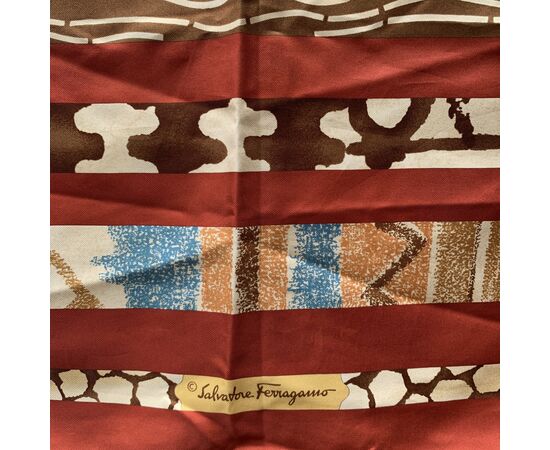 SALVATORE FERRAGAMO Foulard Vintage in Seta Col. Marrone -