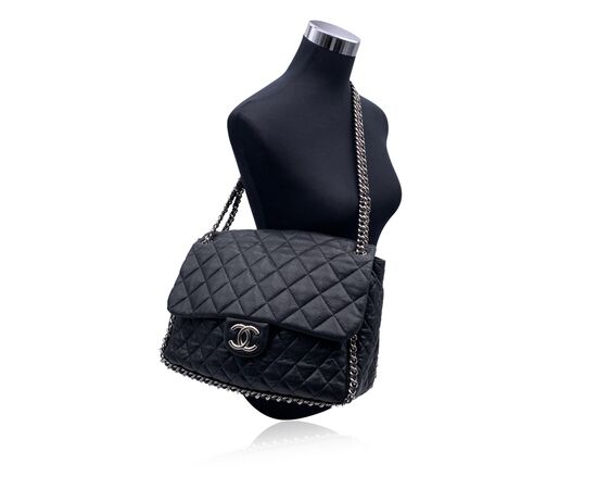 CHANEL Borsa a Tracolla in Pelle Col. Nero Chain Around M