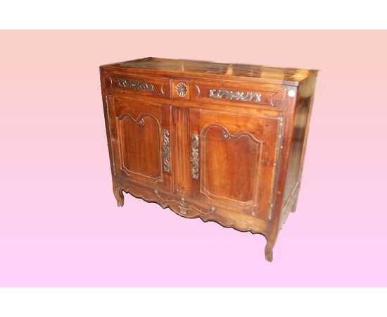 Credenza provenzale a due porte del 1800 in legno di ciliegio con intagli 