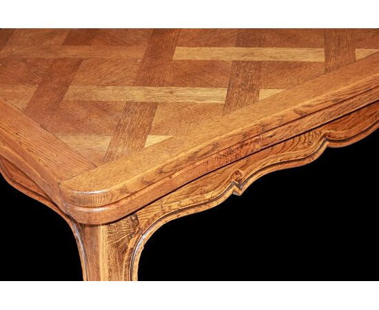 Tavolo provenzale del 1800 in legno di rovere di piccole dimensioni