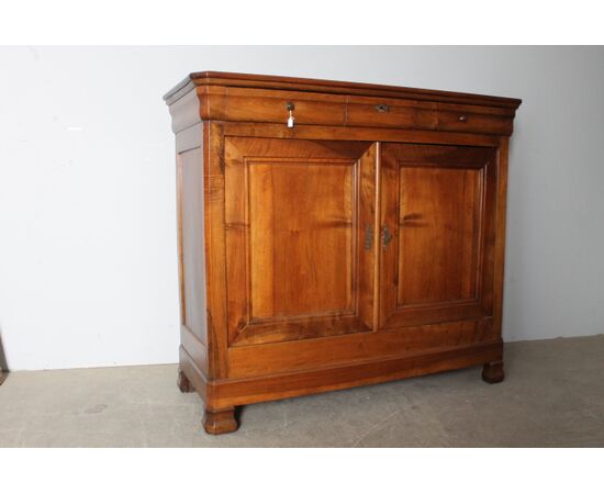 Antica credenza servante  cappuccina L. Filippo 1850 noce massello . rest 142 x 54 . Restaurata 