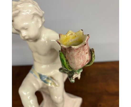 Antica coppia di putti a candelabri Angelo Minghetti Bologna. Fine 800 su piedistallo firmati. H 37 