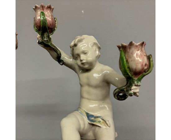 Antica coppia di putti a candelabri Angelo Minghetti Bologna. Fine 800 su piedistallo firmati. H 37 