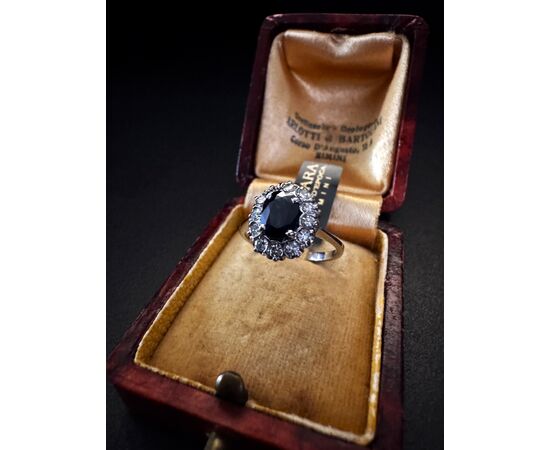 Anello  con  Zaffiro  e  Diamanti  