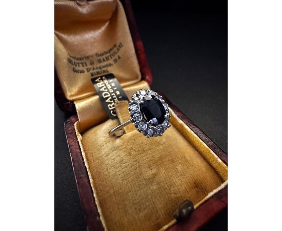 Anello  con  Zaffiro  e  Diamanti  