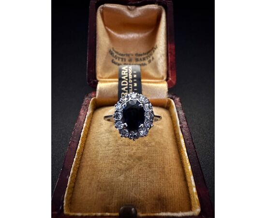 Anello  con  Zaffiro  e  Diamanti  