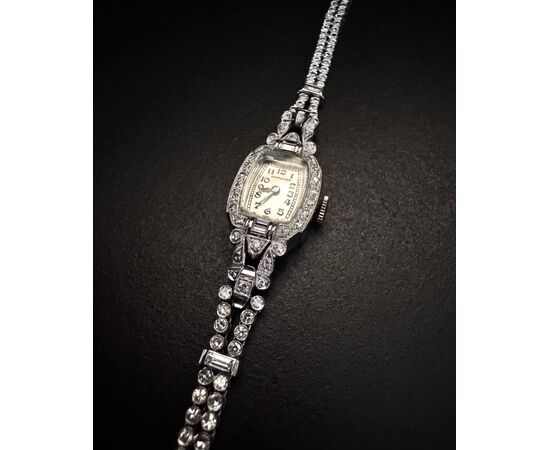 Orologio firmato   " HAMILTON "  in   platino   Diamanti   3  ct. 