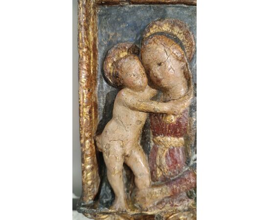 ICONA IN STUCCO MADONNA CON BAMBINO FINE XVI SECOLO