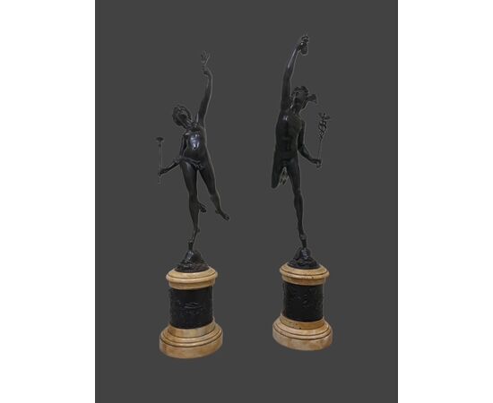 COPPIA DI SCULTURE IN BRONZO PATINATO 