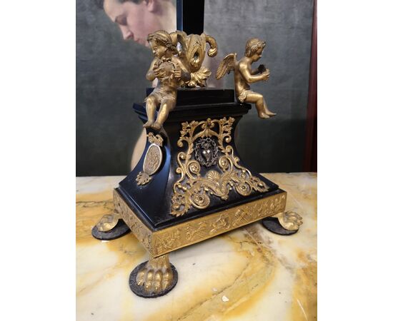 Cristo in bronzo su croce in legno ebanizzato 