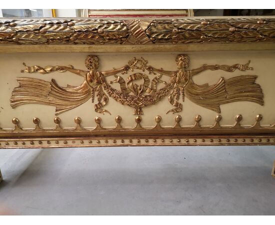Bed in carved lacquered and gilded wood     