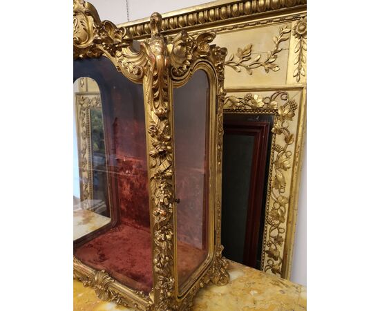 Case in gilded wood     