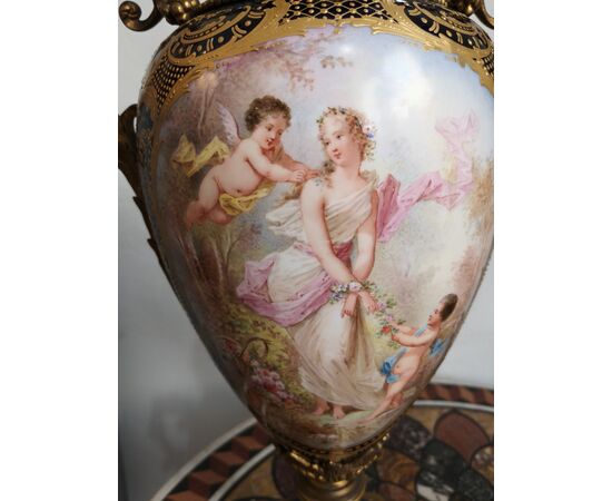 Coppia di Vasi in porcellana di Sevres