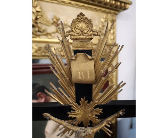 Cristo in bronzo su croce in legno ebanizzato 