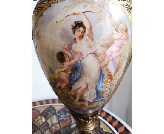 Coppia di Vasi in porcellana di Sevres