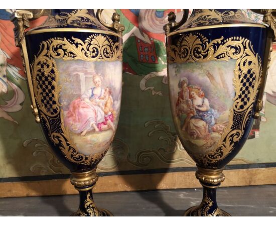 Coppia di Vasi in porcellana di Sevres