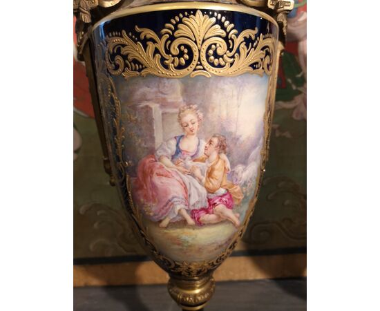 Coppia di Vasi in porcellana di Sevres