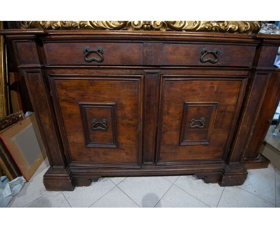 Credenza del '600 in noce  - restauri