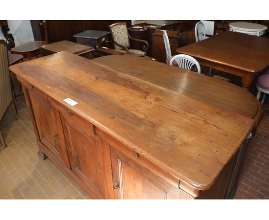 Credenza a tre ante in noce di origine italiana epoca 800