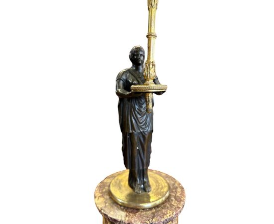 XIX secolo, Impero, Coppia di candelabri in bronzo patinato e dorato