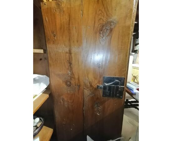 Credenza stipo del '600 in legno dolce 