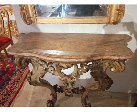 Consolle italiana laccata con piano in legno marmorizzato fine 700